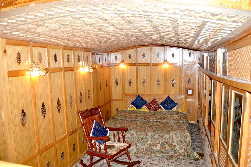Shah Abbas Hotel At Dal Lake Srīnagar 외부 사진