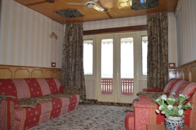 Shah Abbas Hotel At Dal Lake Srīnagar 외부 사진